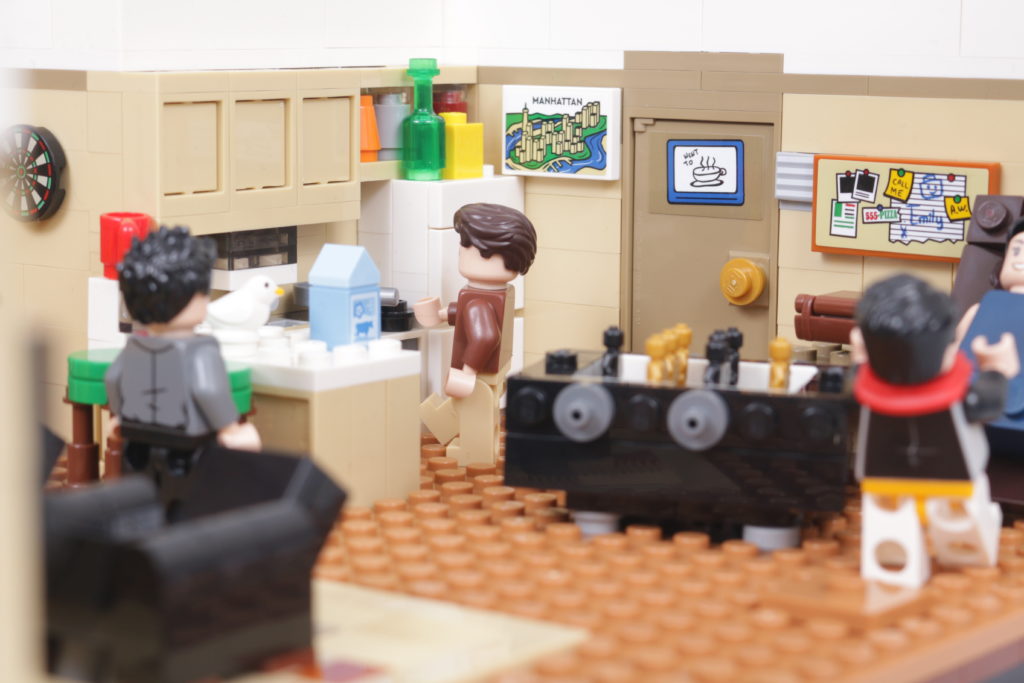 LEGO Creator Expert 10292 Friends Apartments review 26