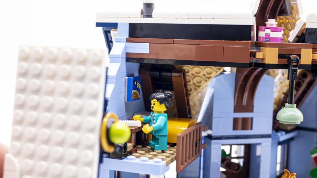 LEGO for adults 10293 Santas Visit 33 1024x576