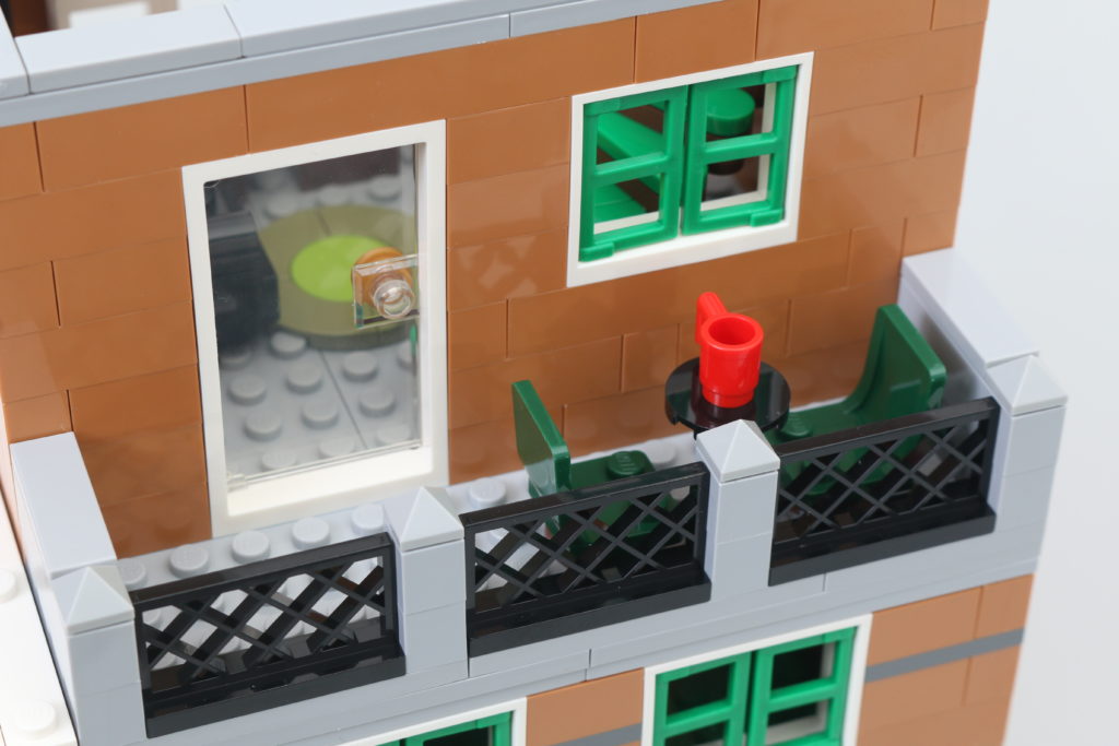LEGO Creator Expert 10270 Bookshop review 20