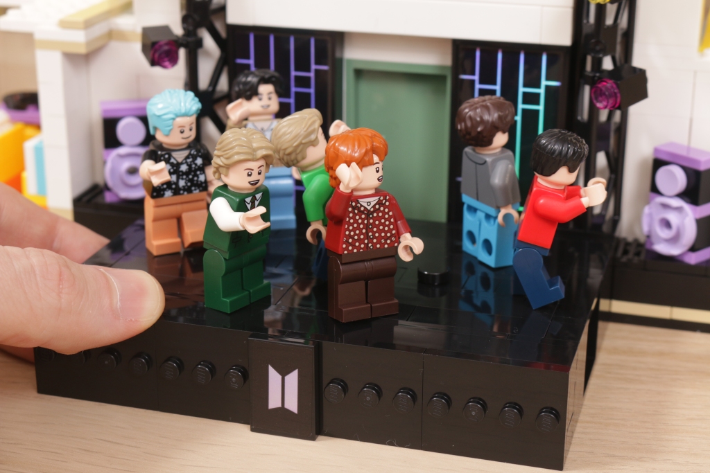 LEGO Ideas 21339 BTS Dynamite Bangtan Boys Jin Suga j hope RM Jimin V Jung Kook review 59 1024x683