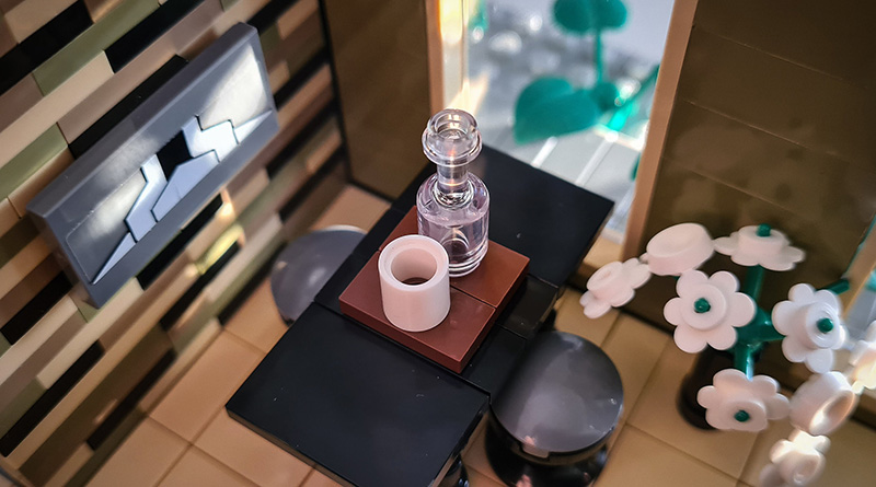Brick Pic of the Day: Breakfast table