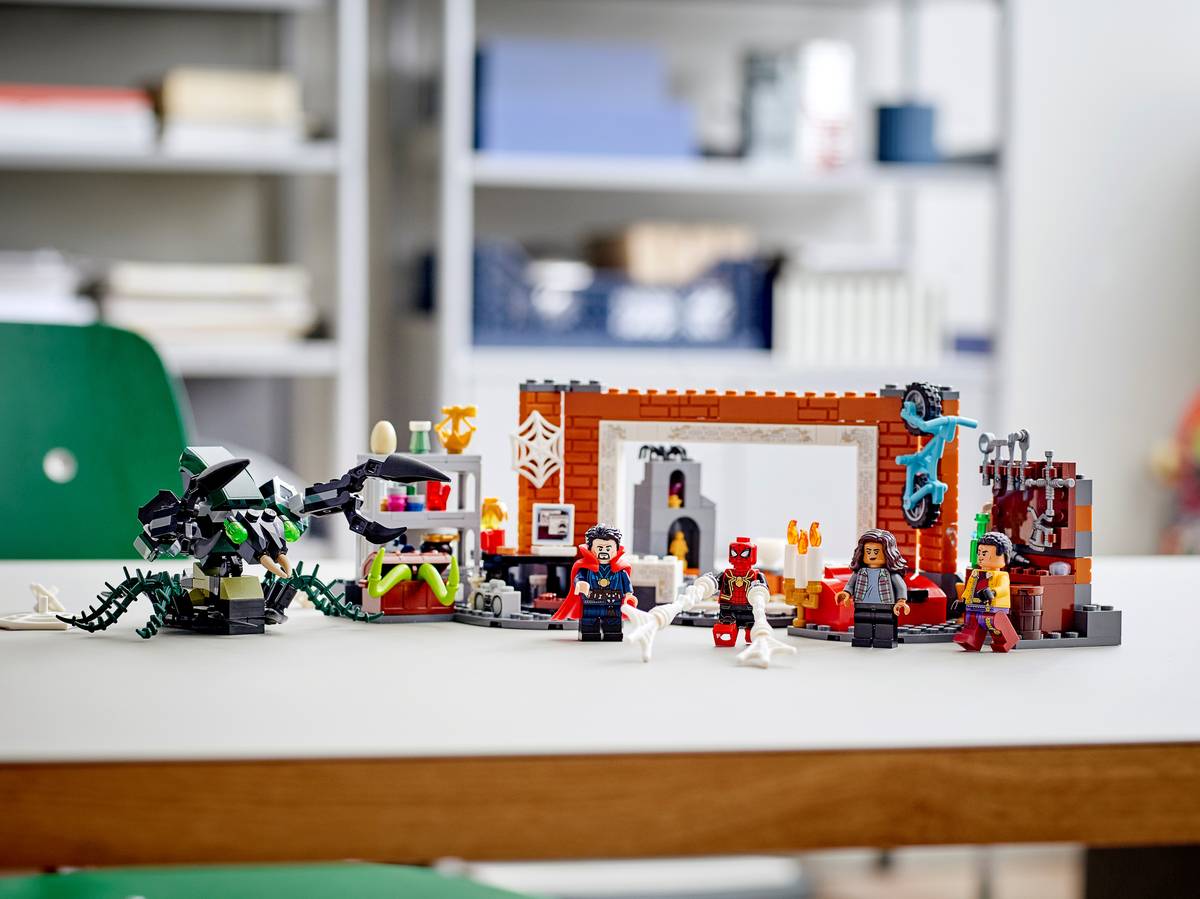 LEGO-76185-Spider-Man-at-the-Sanctum-Workshop-lifestyle-1